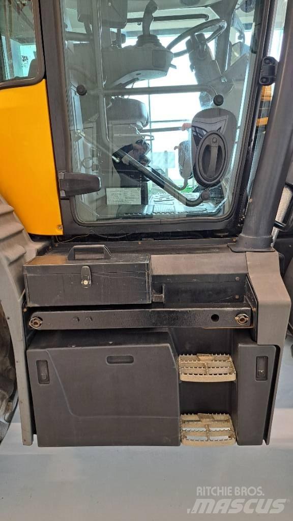 JCB Fastrac 4220 Trattori