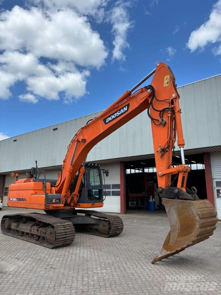 Doosan DX 225 LC-3 Escavatori cingolati