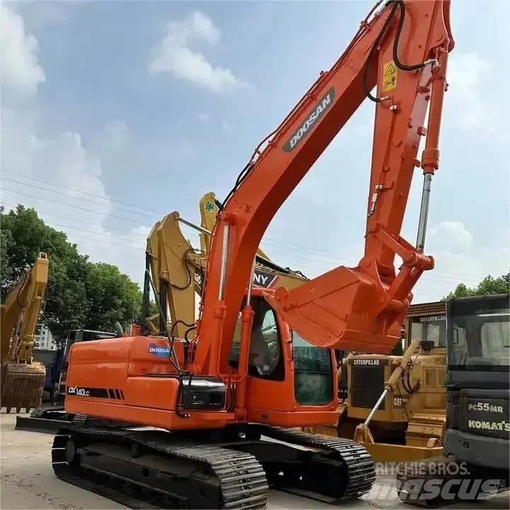 Doosan DX 140 LC Escavatori cingolati