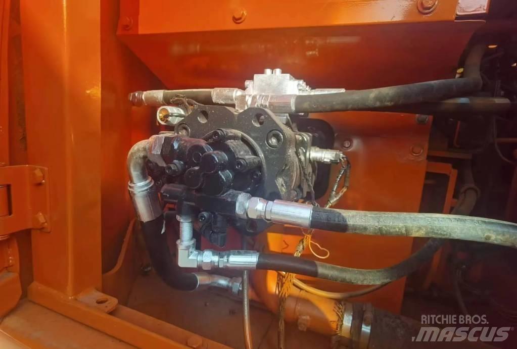 Doosan DX 140 LC Escavatori cingolati