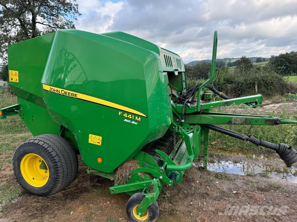 John Deere F441M Rotopresse