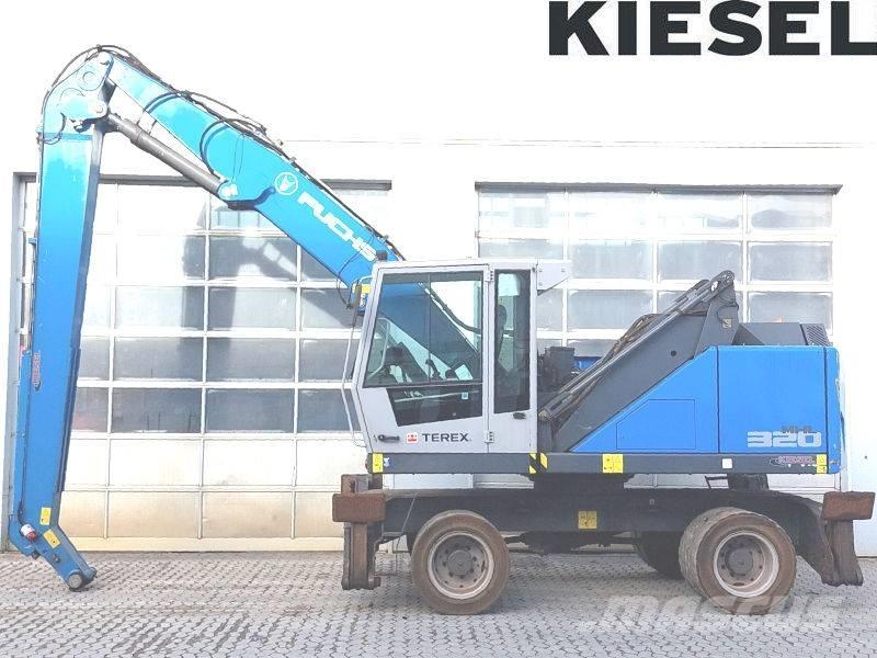 Fuchs MHL 320 F Movimentazione rifiuti