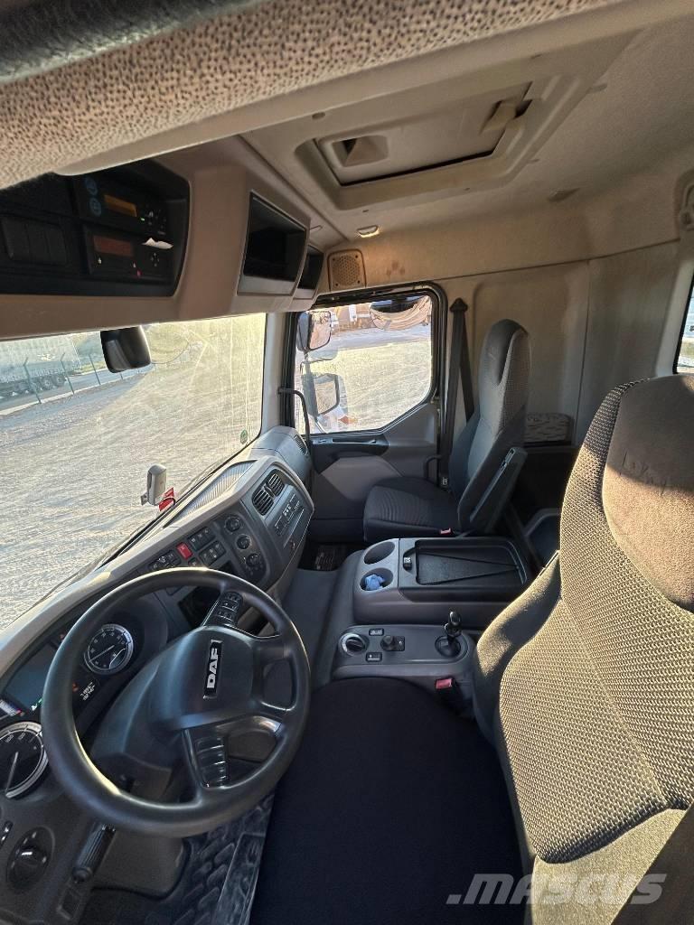 DAF LF 320 FA Camion portacontainer
