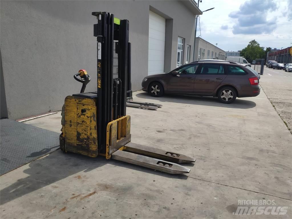 Yale MS16 AC Transpallet uomo a terra