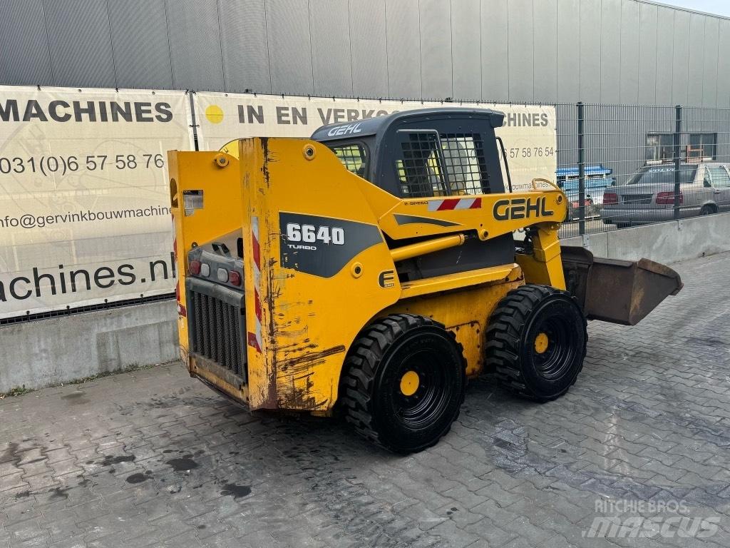 Gehl 6640 Mini Pale Gommate