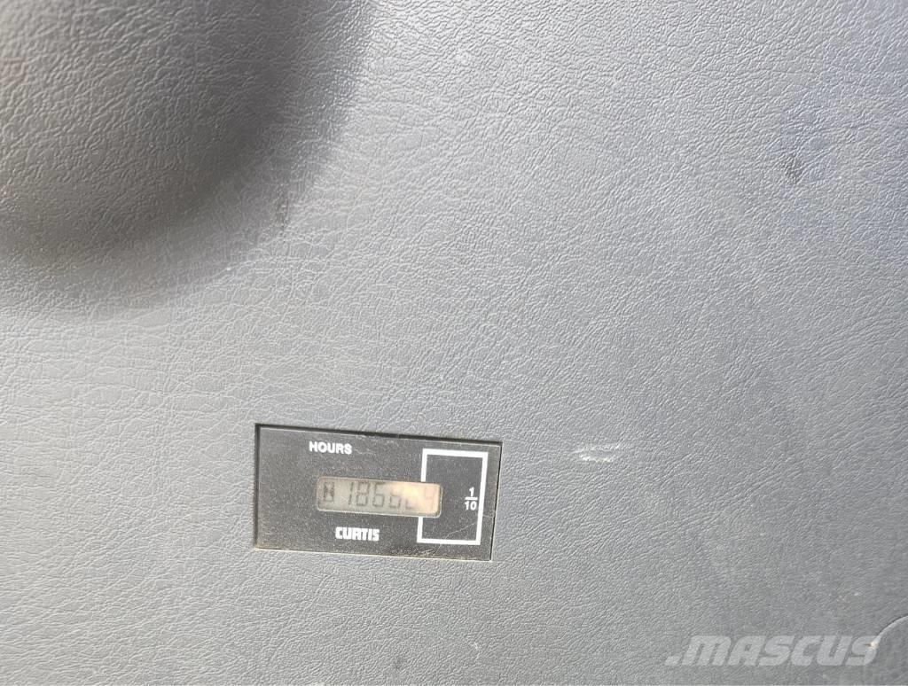 Hyundai Robex 300 LC Escavatori cingolati