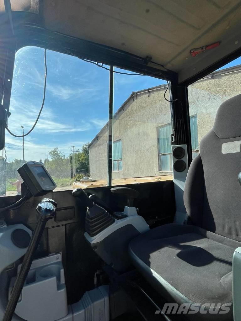 CAT 305.5 E 2 Miniescavatori