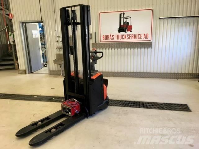 Toyota SWE 120 L Transpallet uomo a terra