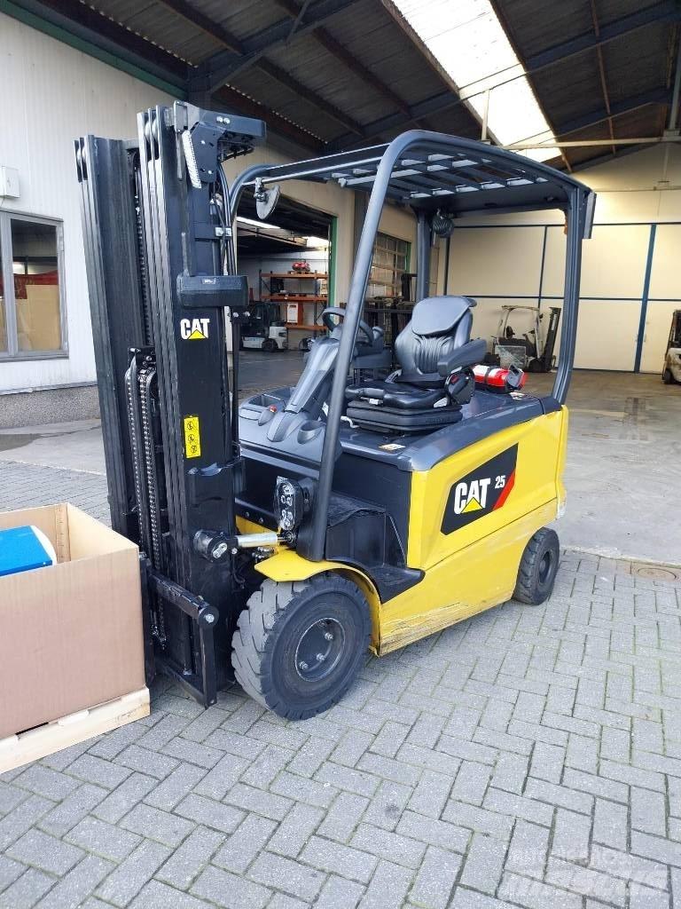 CAT EP25CN Carrelli elevatori elettrici