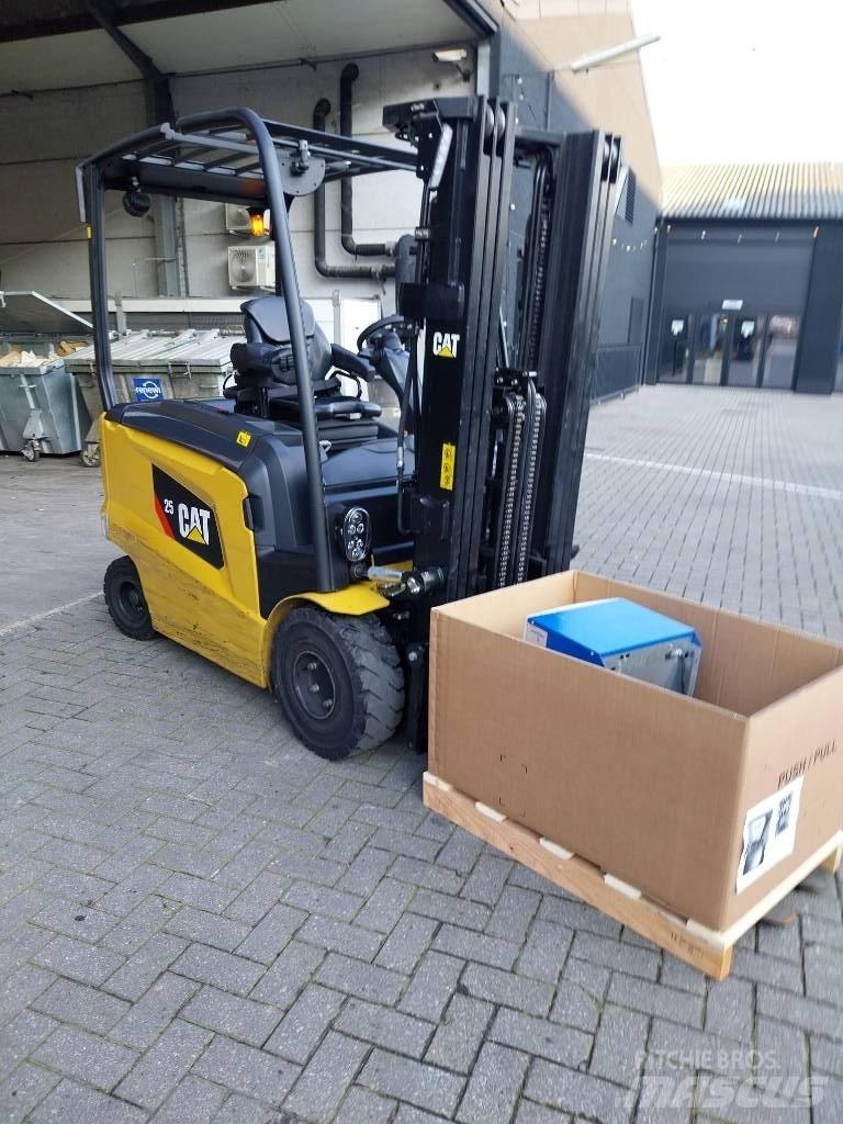 CAT EP25CN Carrelli elevatori elettrici