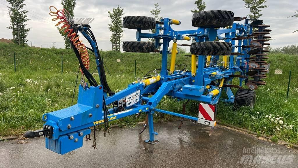 Farmet Terrix 450 PS Aratri di perforazione