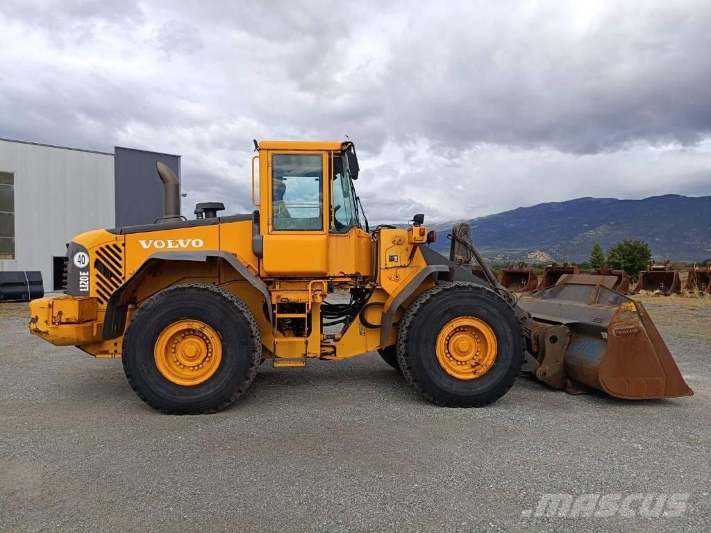 Volvo L 120 E Pale gommate