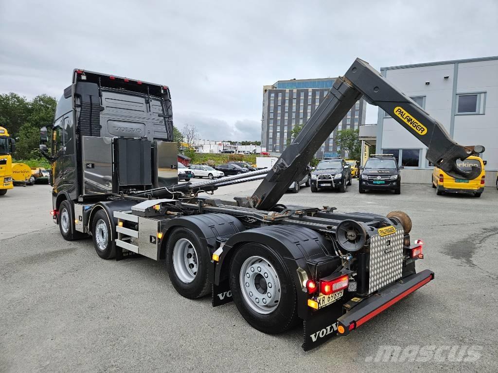 Volvo FH 13 520 Camion con gancio di sollevamento