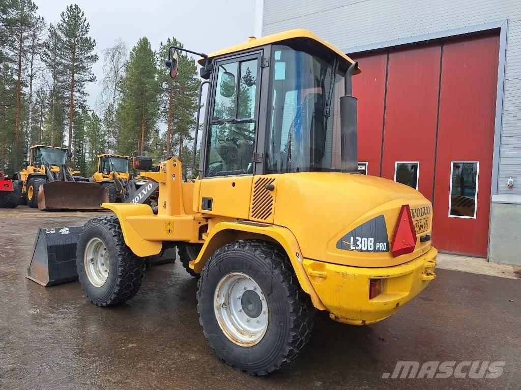 Volvo L30B AURALLA Pale gommate