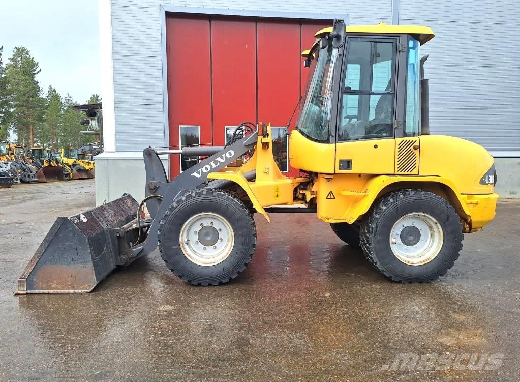 Volvo L30B AURALLA Pale gommate
