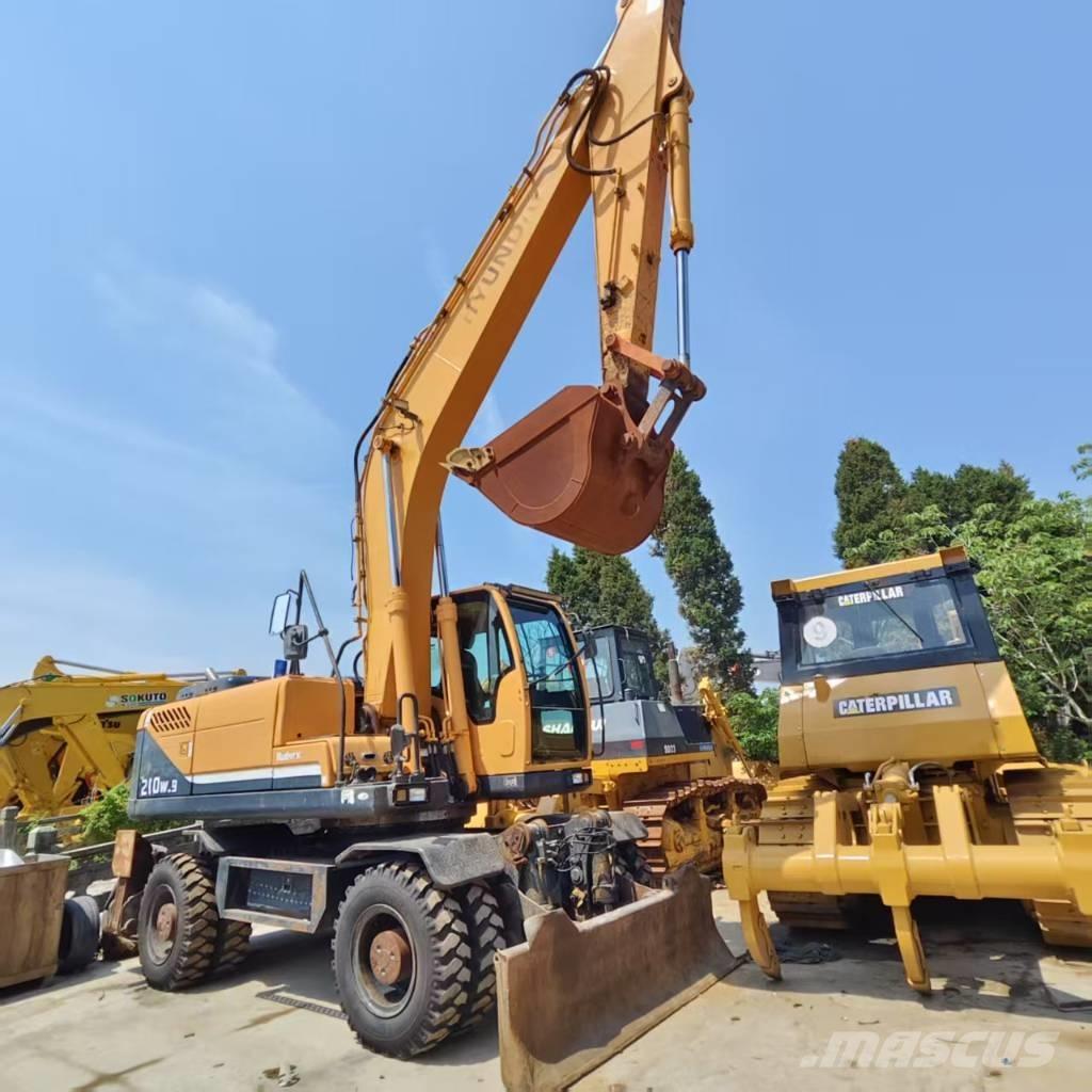 Hyundai R210W-9 Escavatori gommati