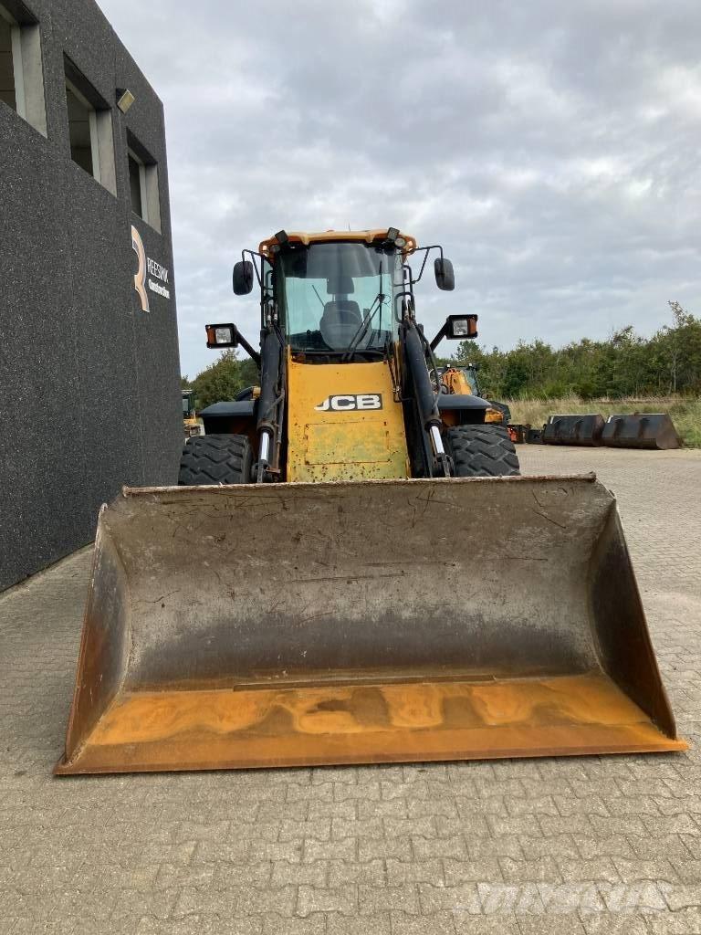 JCB 436 Pale gommate