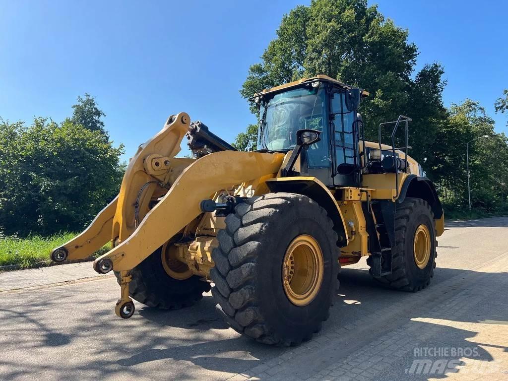 CAT 966M Pale gommate