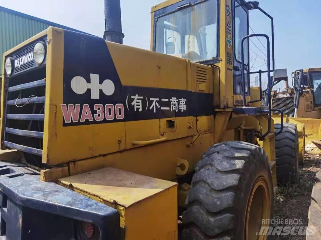Komatsu WA 300 Pale gommate