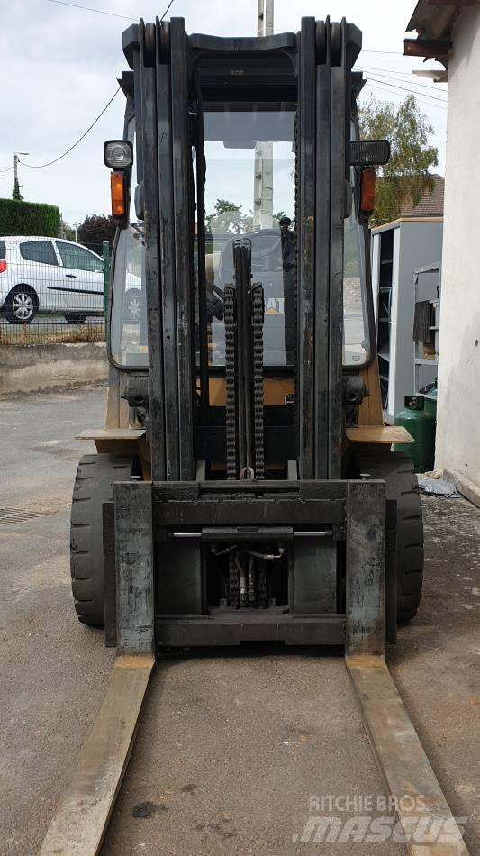 CAT GP 30 Carrelli elevatori GPL
