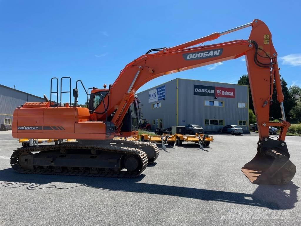 Doosan DX 225 LC-3 Escavatori cingolati