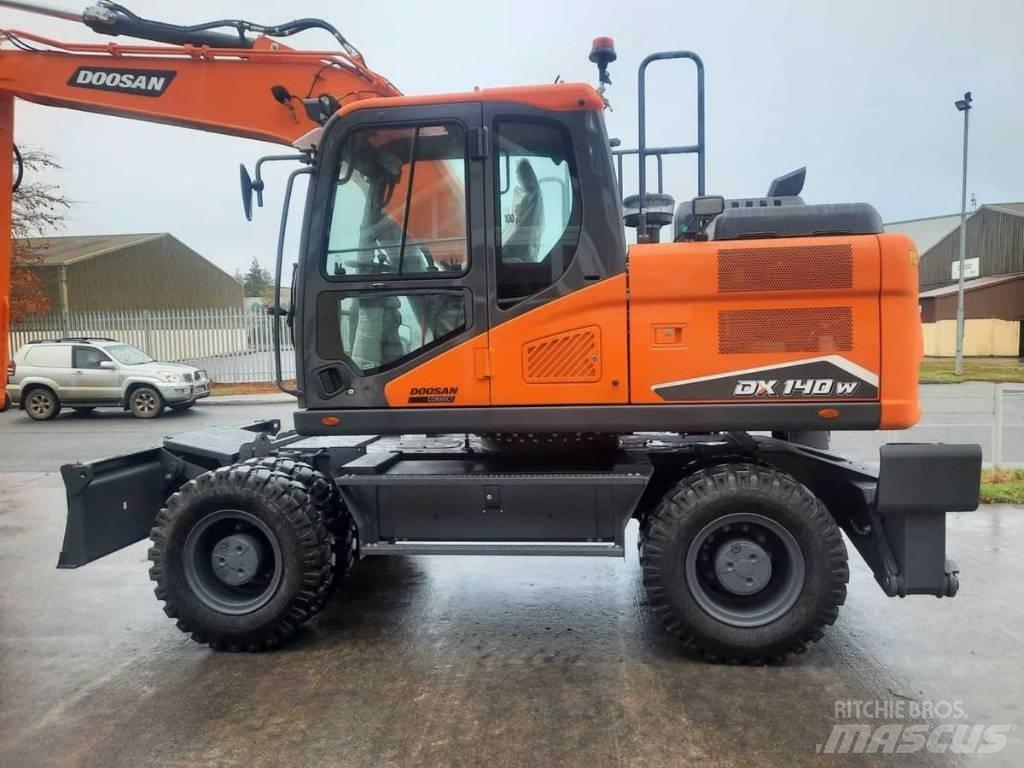Doosan Dx140W-7 Escavatori gommati
