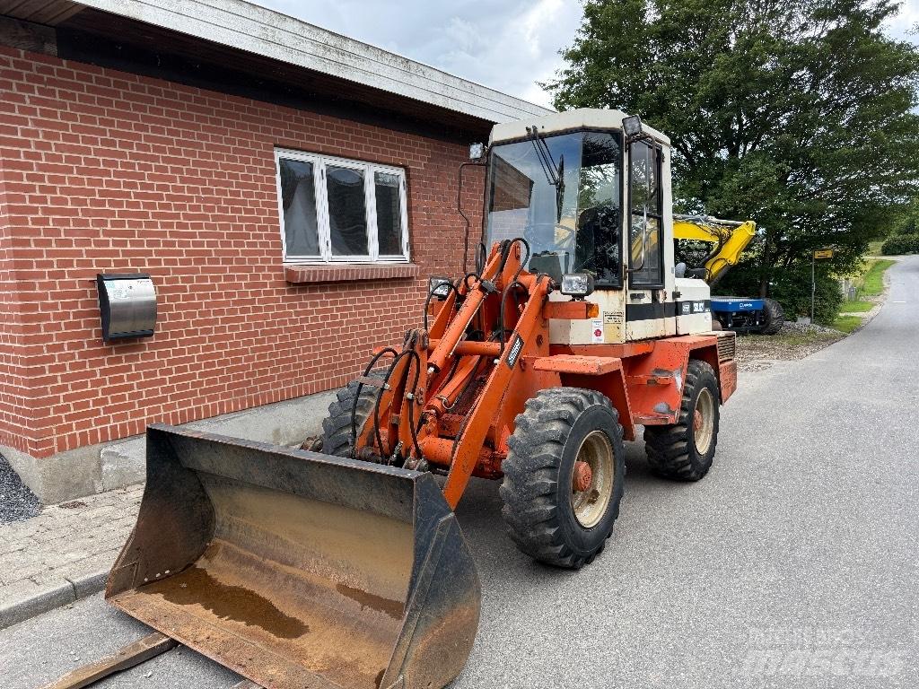 Schaeff SKL 821 Pale gommate