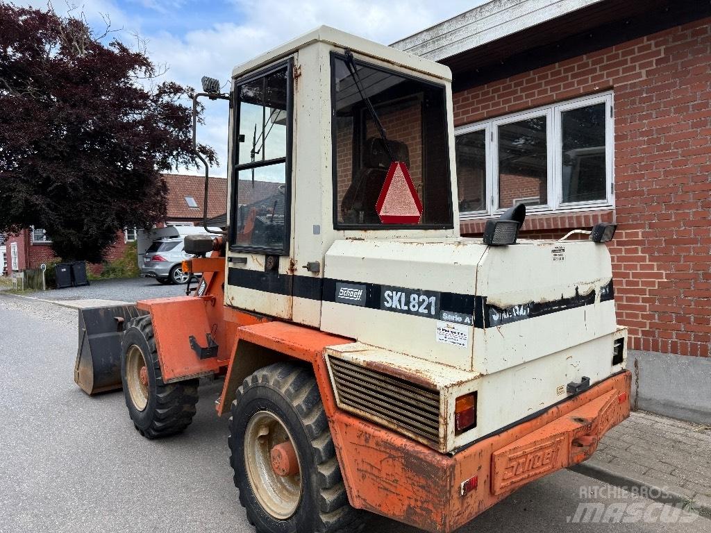 Schaeff SKL 821 Pale gommate