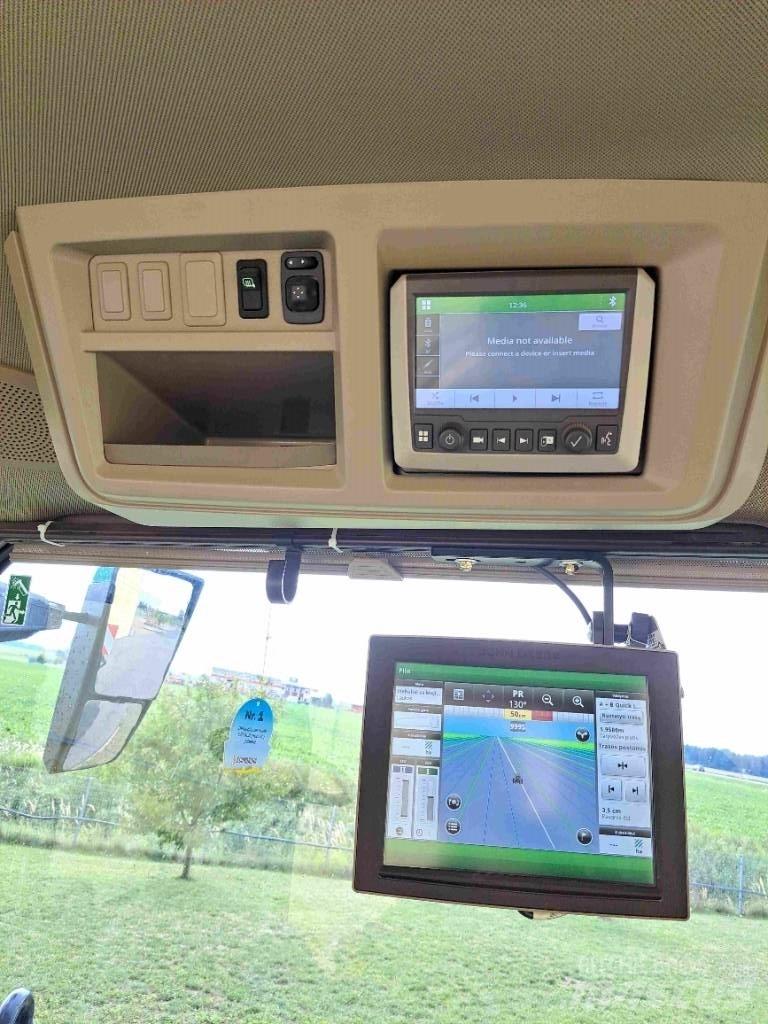 John Deere 8R410 Trattori