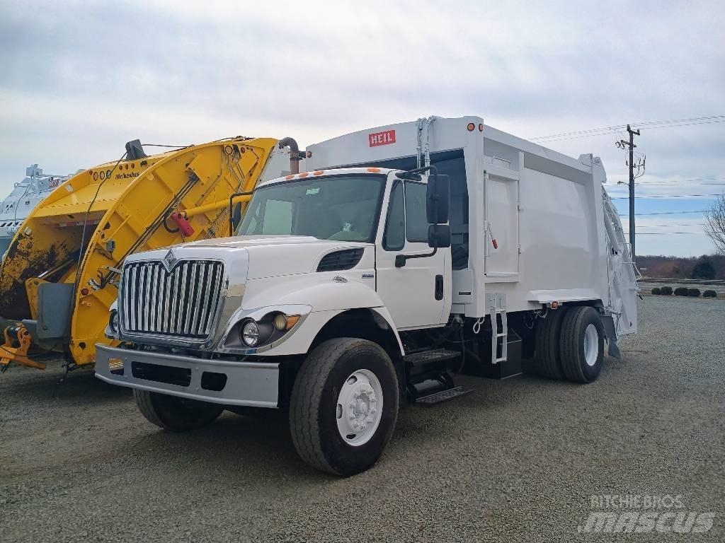 International 7400 Camion dei rifiuti