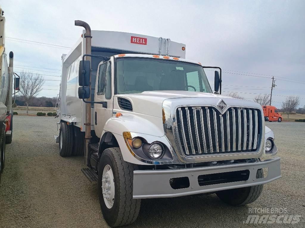 International 7400 Camion dei rifiuti