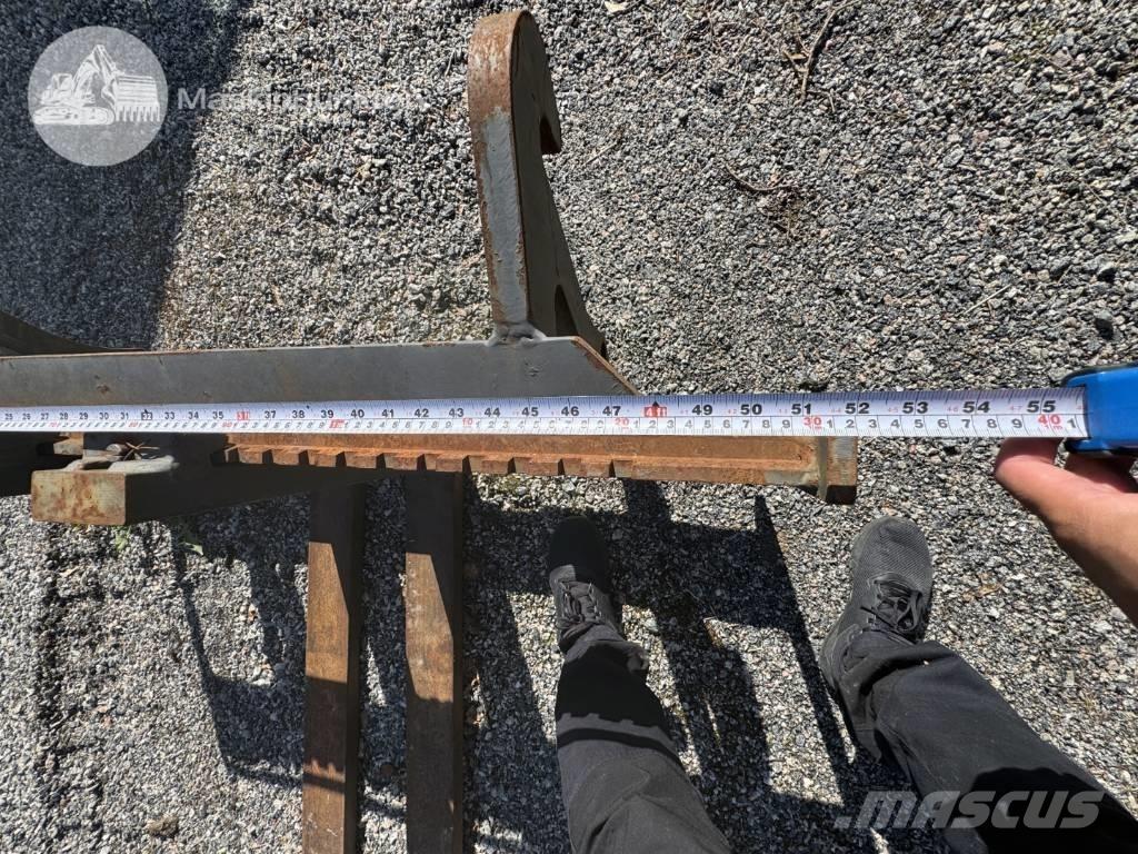 JCB 413 K Pale gommate
