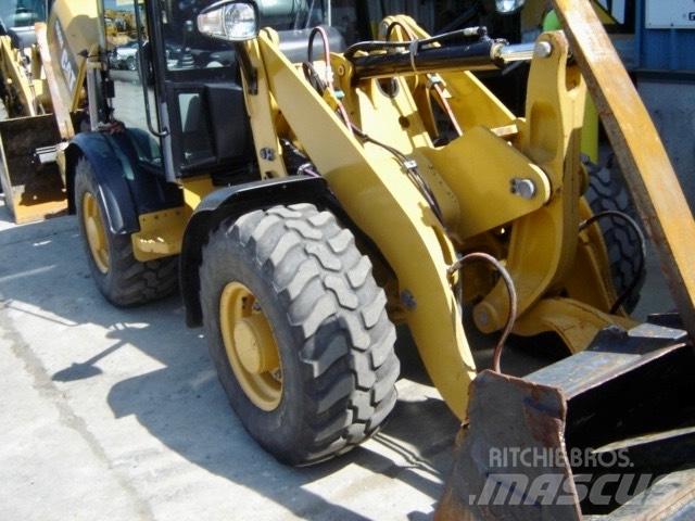 CAT 906 M Pale gommate