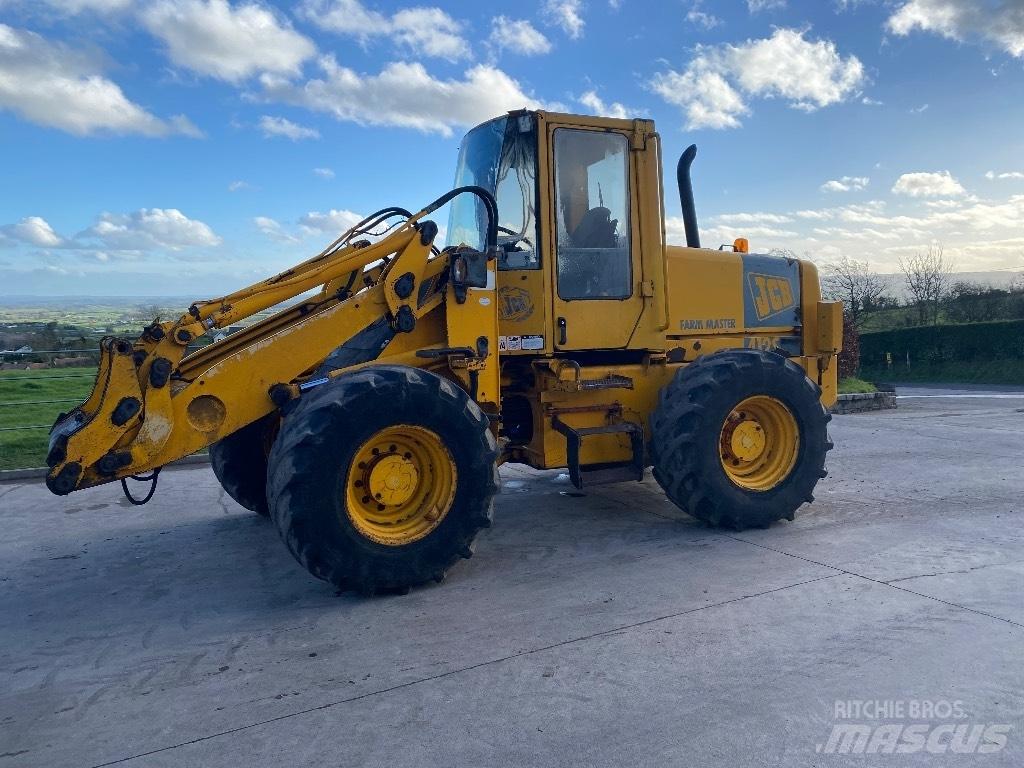 JCB 412 S Pale gommate