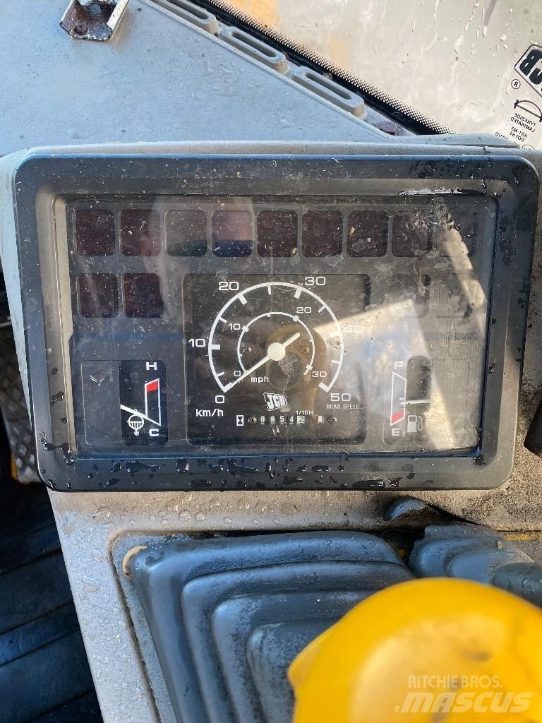 JCB 412 S Pale gommate