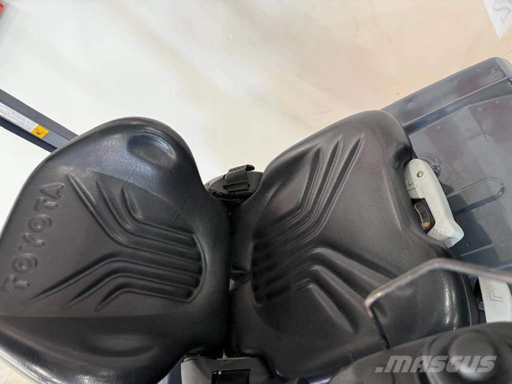 Toyota 11032 - 8FBM16T Carrelli elevatori elettrici