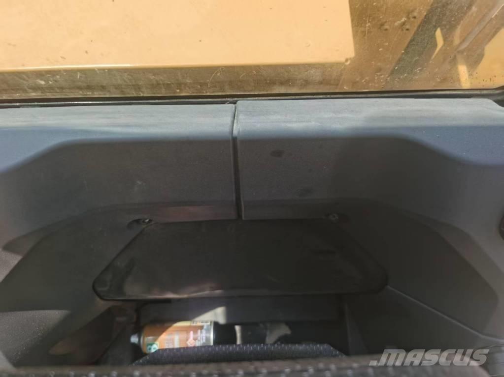 CAT 310 Escavatori cingolati