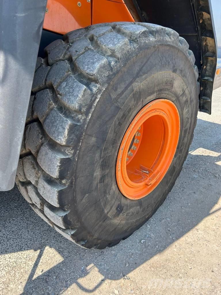 Doosan DL 420-7 (CDC) Pale gommate