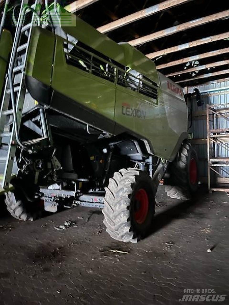 CLAAS lexion 740 Mietitrebbiatrici
