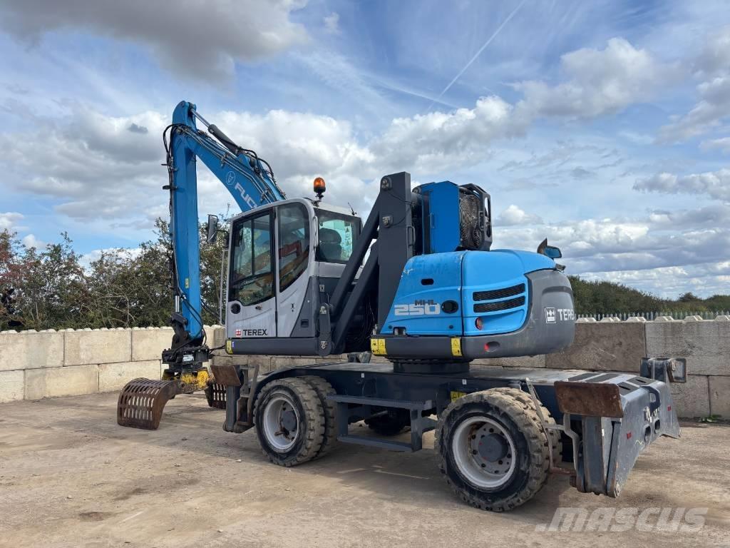 Fuchs MHL 250 Movimentazione rifiuti