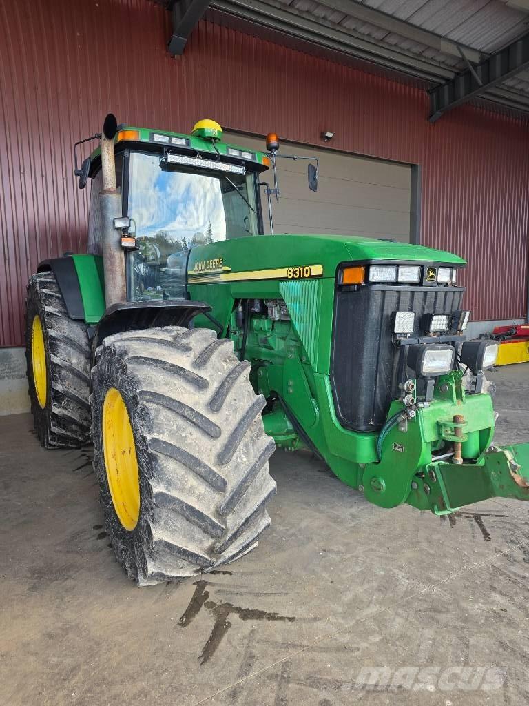John Deere 8310 Trattori