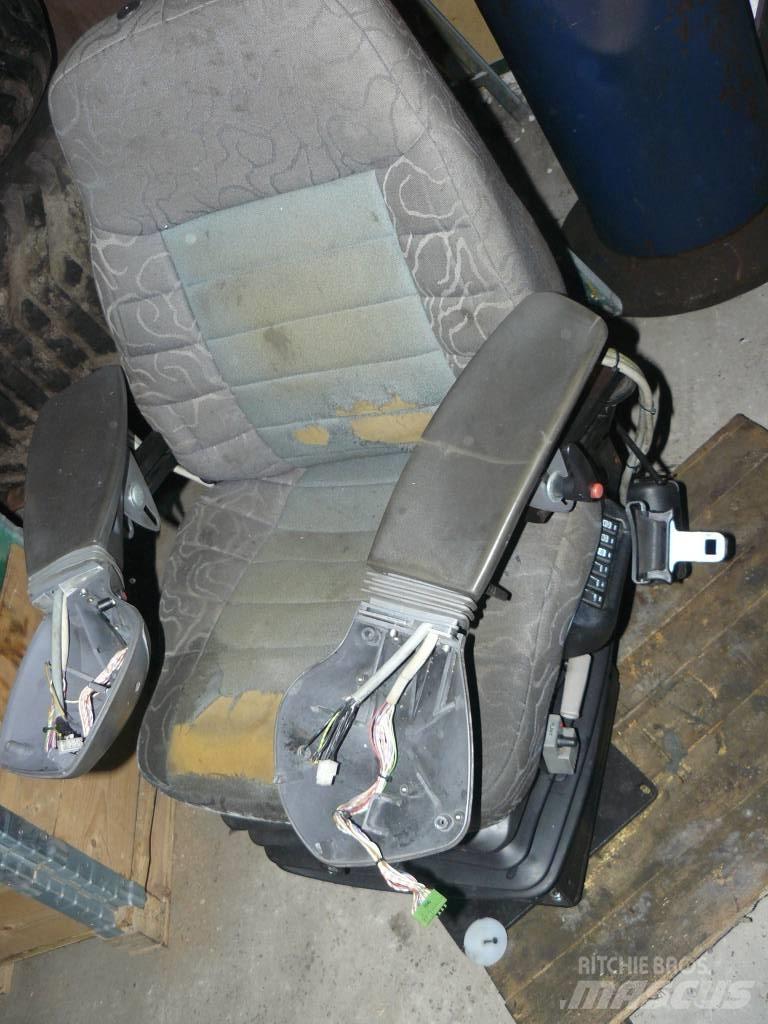 Timberjack 1070D Cabine e interni