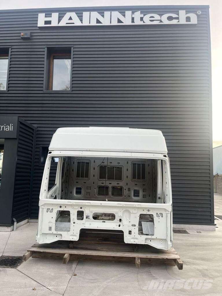 Iveco EUROSTAR Cabine e interni