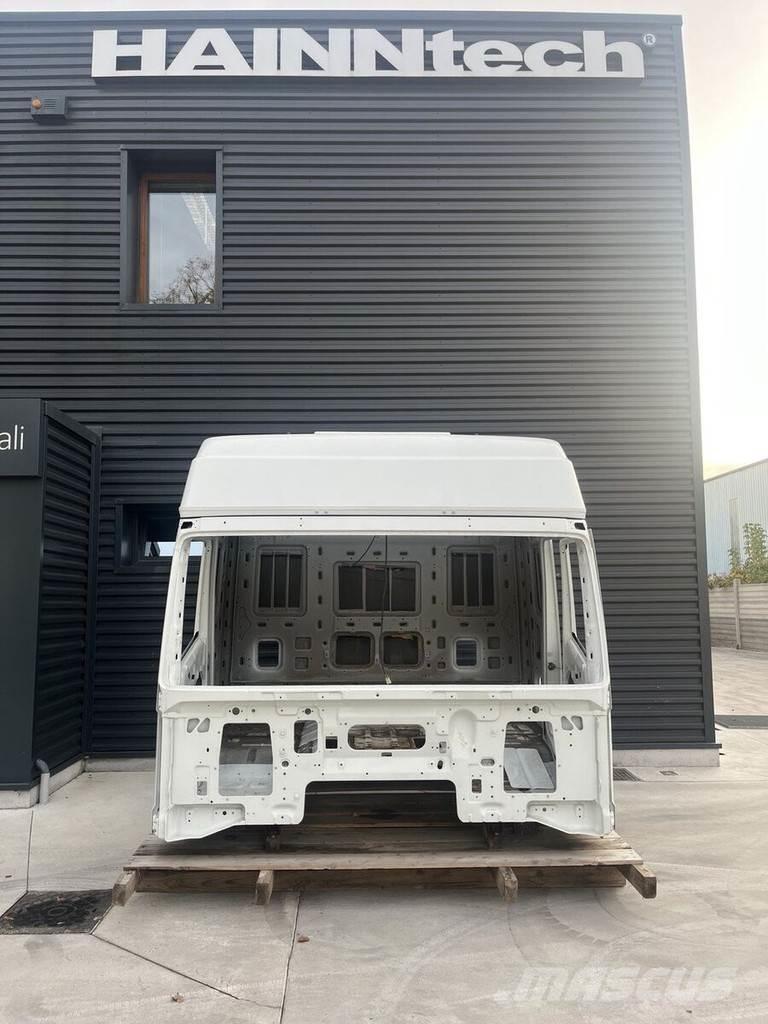 Iveco EUROSTAR Cabine e interni