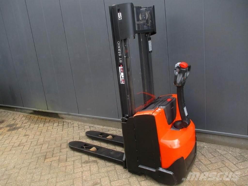 Toyota SWE 120 Transpallet uomo a terra
