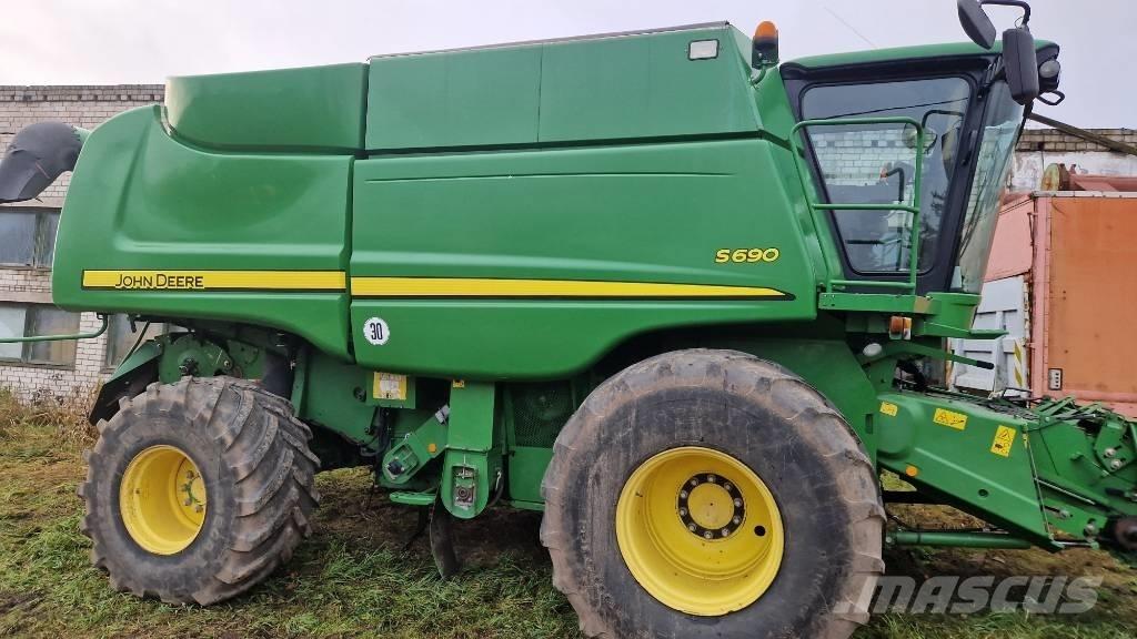 John Deere S 690 Mietitrebbiatrici