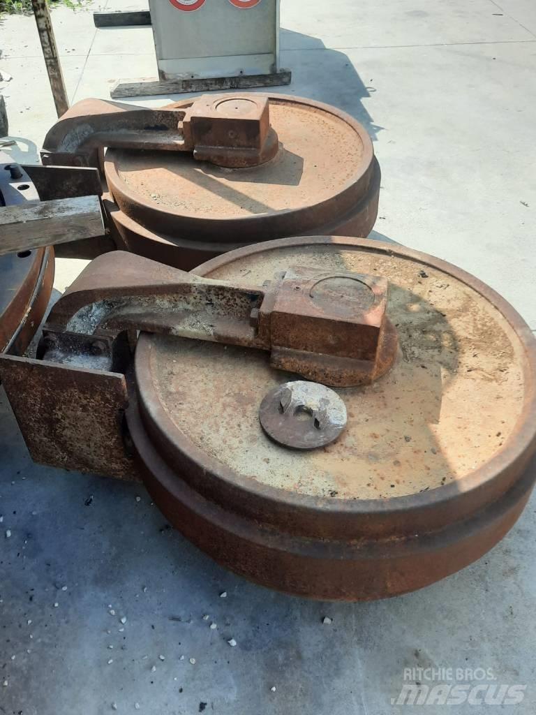 Hitachi EX 700 Catene, cingoli e sottocarro
