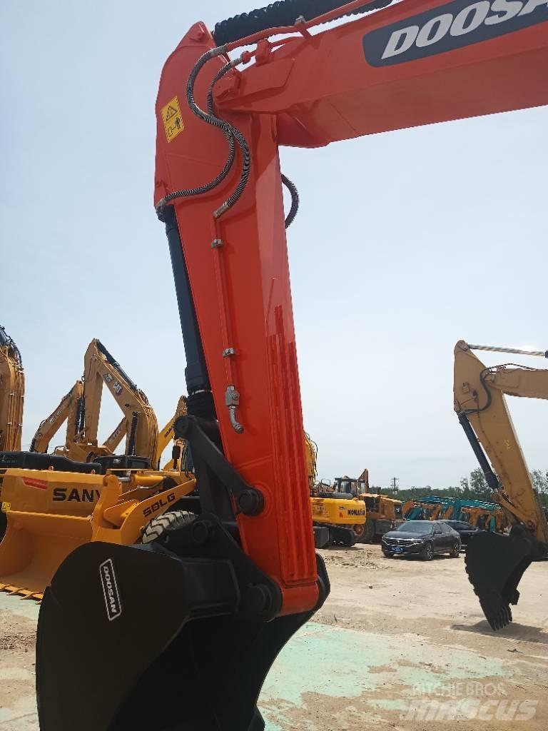 Doosan DX 225 LCA Escavatori cingolati