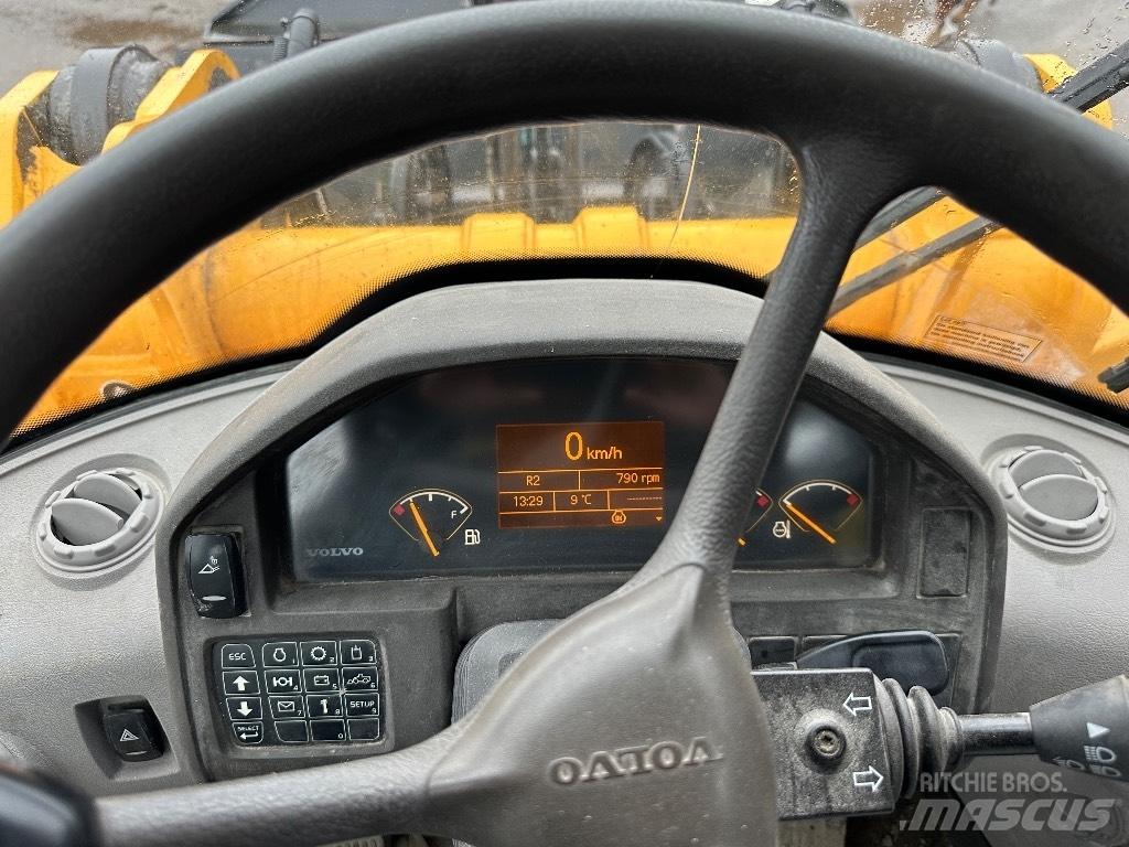Volvo L45G Pale gommate