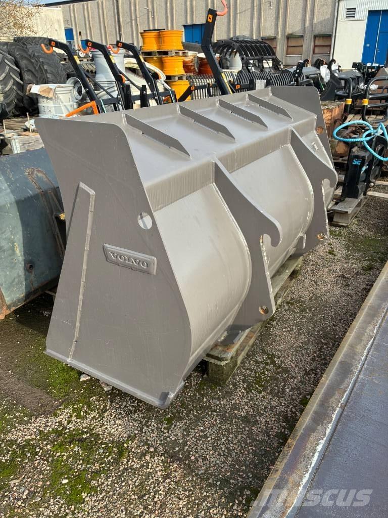 Volvo Skopa Benne
